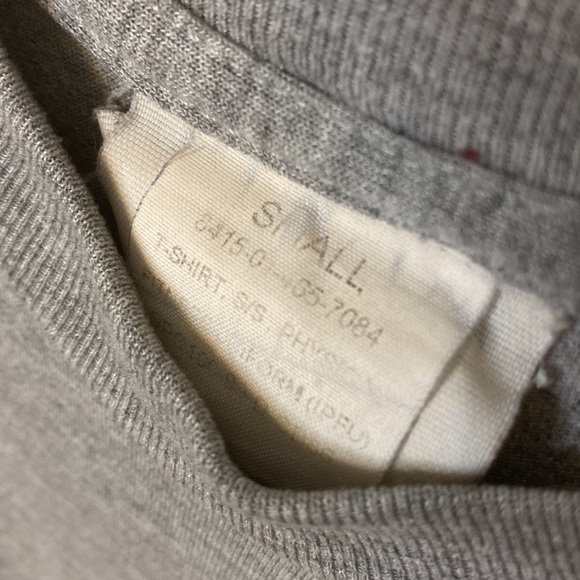 Small grey ARMY workout shirt . - Picture 4 of 4